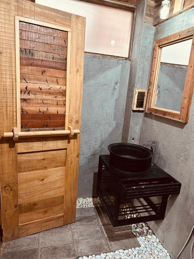 Winwood Ella Hotel Bagian luar foto