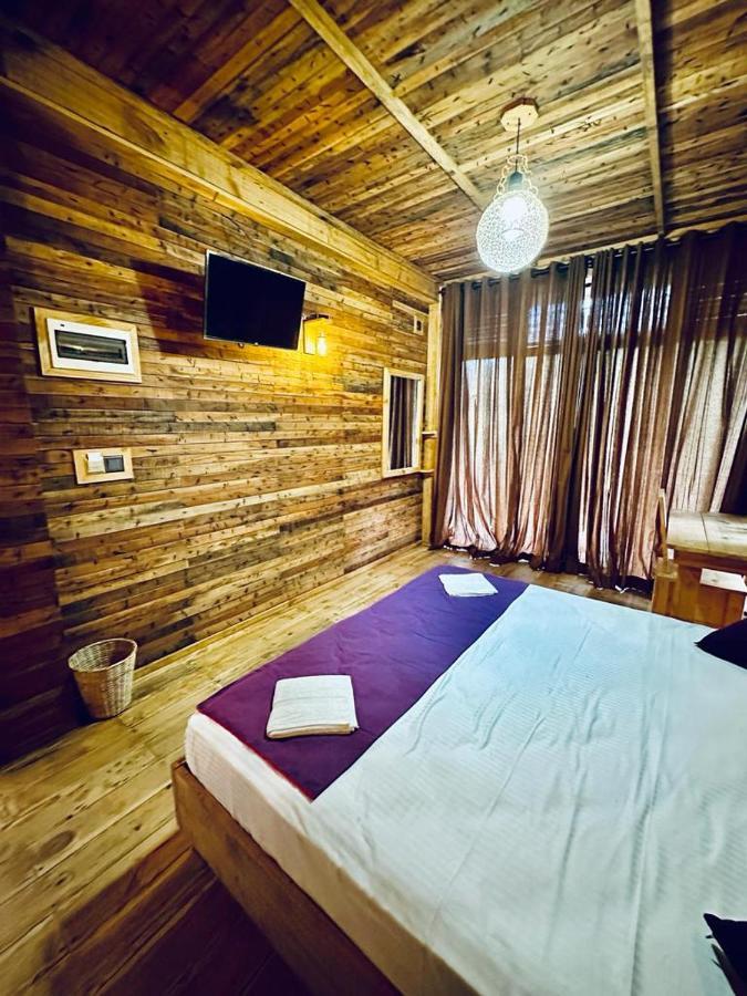 Winwood Ella Hotel Bagian luar foto